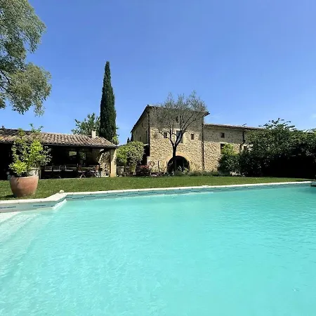Uzes *