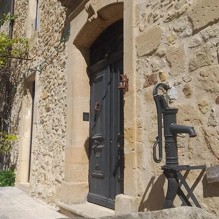 Uzes فندق مبيت وإفطار Aigaliers